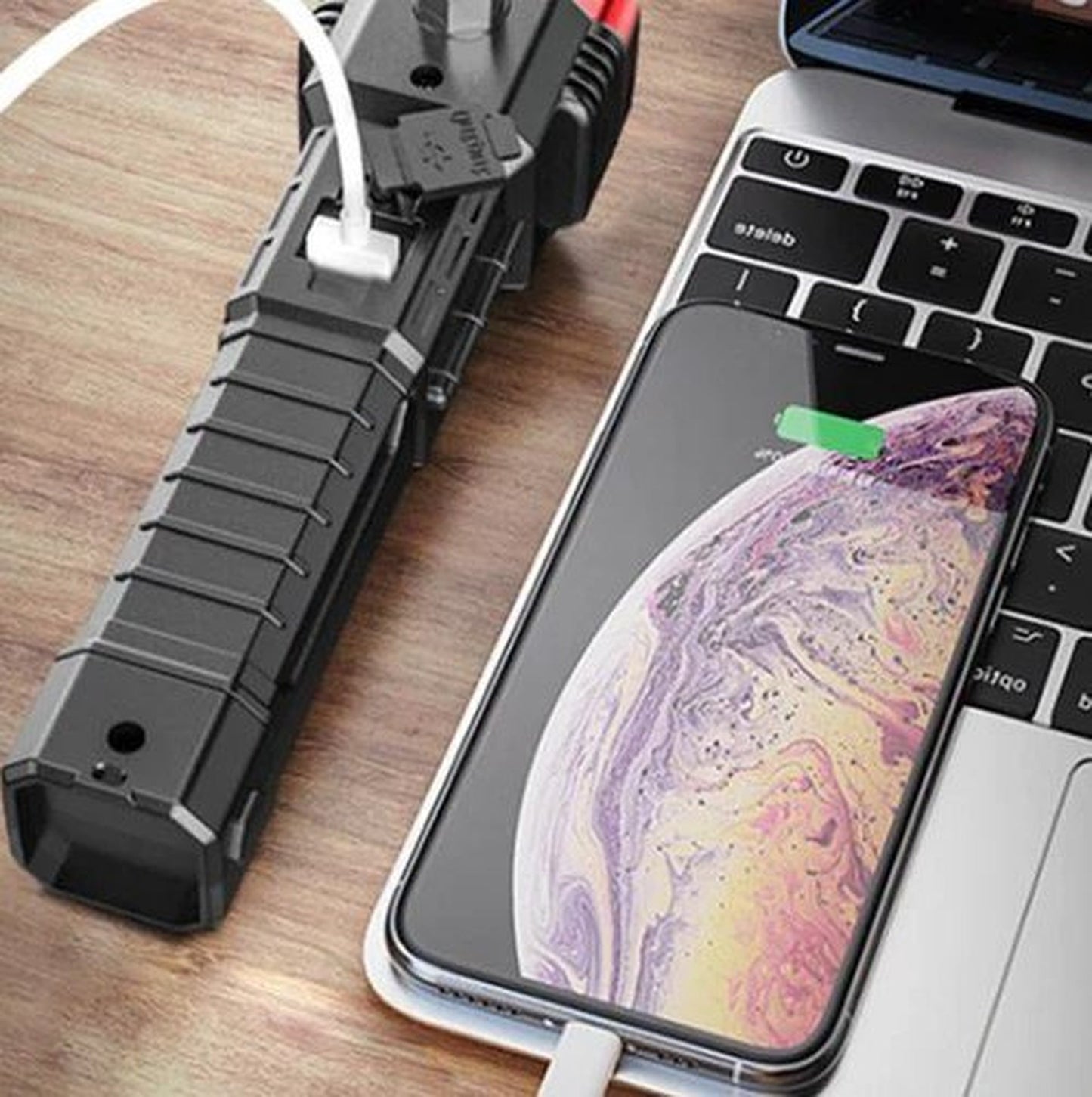 Linterna Táctica 4 en 1 con Powerbank Integrado - Ultimas unidades en oferta